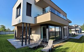 Zea Apartmanhaz