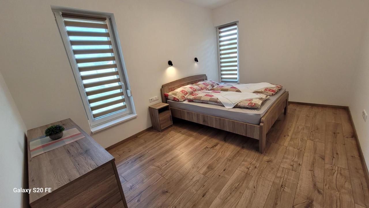 Ferienwohnung Zea Apartmanhaz Balatonfenyves Exterior foto