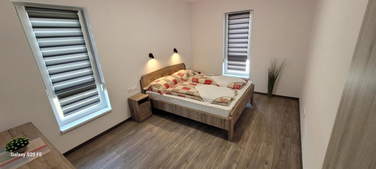 Ferienwohnung Zea Apartmanhaz Balatonfenyves Exterior foto