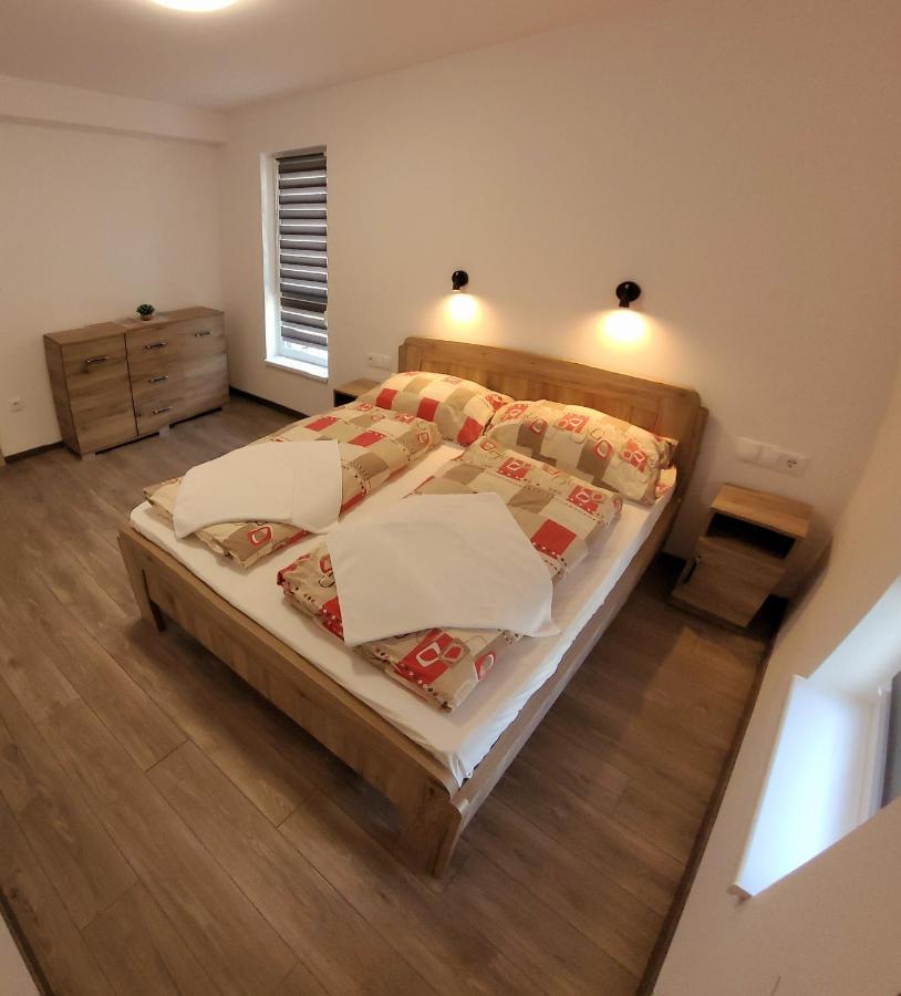 Ferienwohnung Zea Apartmanhaz Balatonfenyves Exterior foto